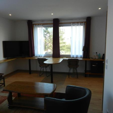 Hotel Les Charmilles De Mormal Landrecies Esterno foto