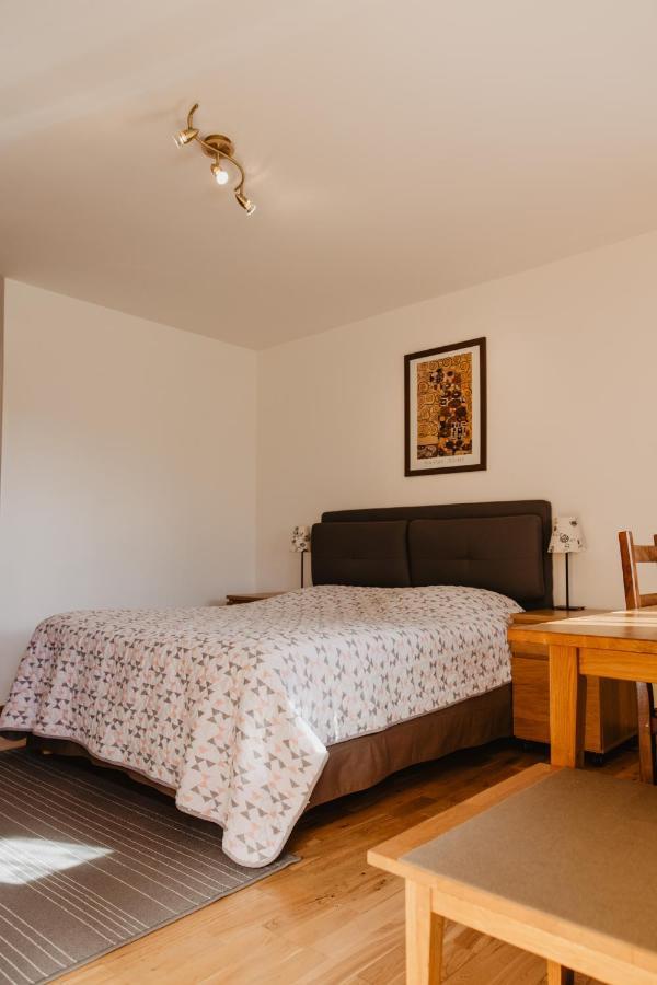 Hotel Les Charmilles De Mormal Landrecies Esterno foto