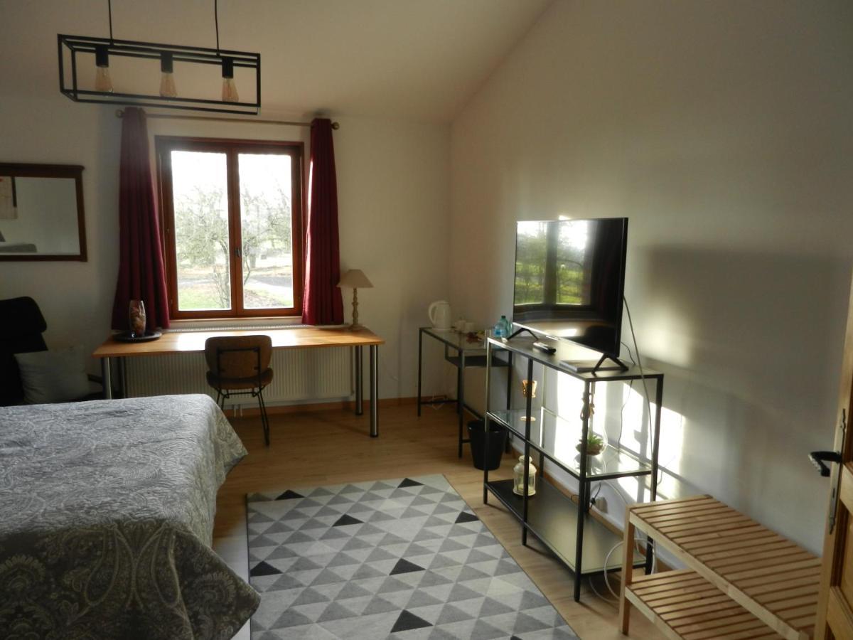 Hotel Les Charmilles De Mormal Landrecies Esterno foto