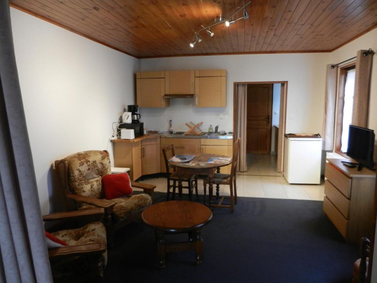 Hotel Les Charmilles De Mormal Landrecies Esterno foto