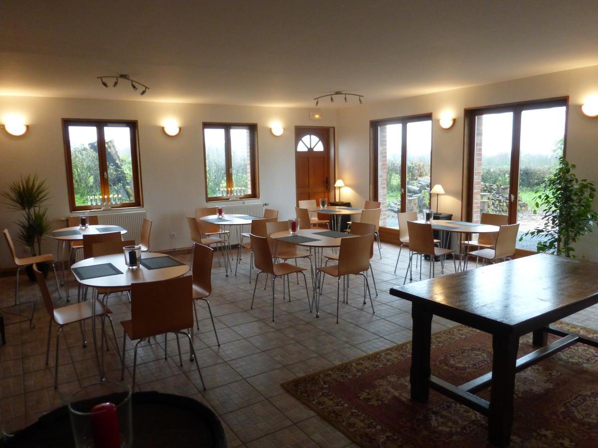 Hotel Les Charmilles De Mormal Landrecies Esterno foto